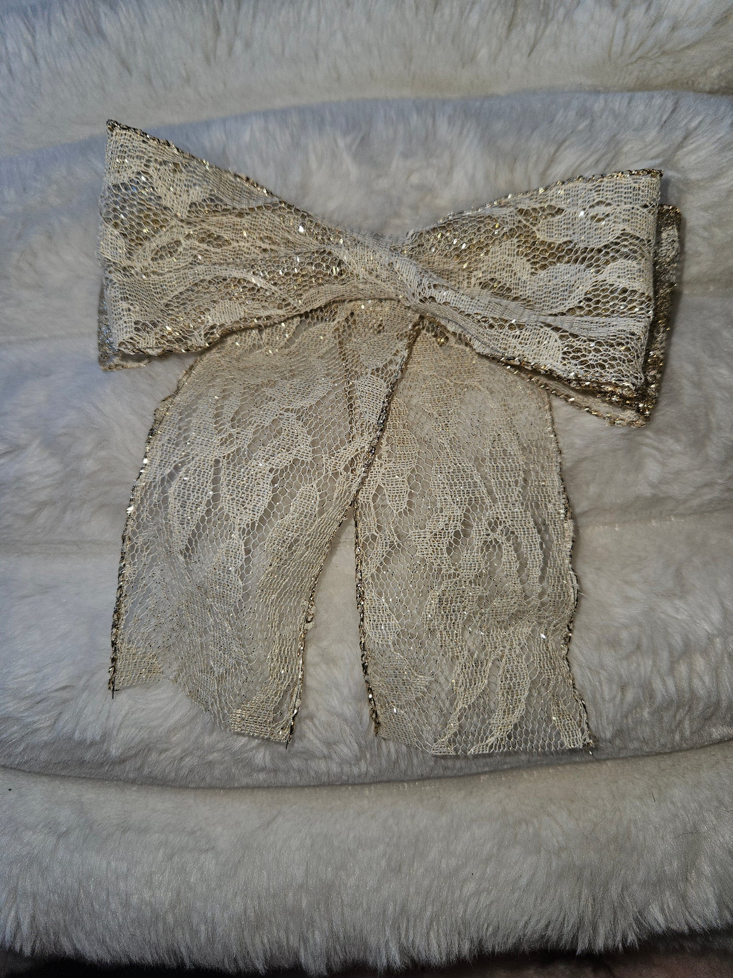 White Lace Bow with Dubtle Gold Glitter